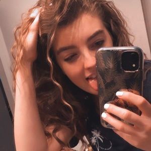 Meet your Posher, Ashlee